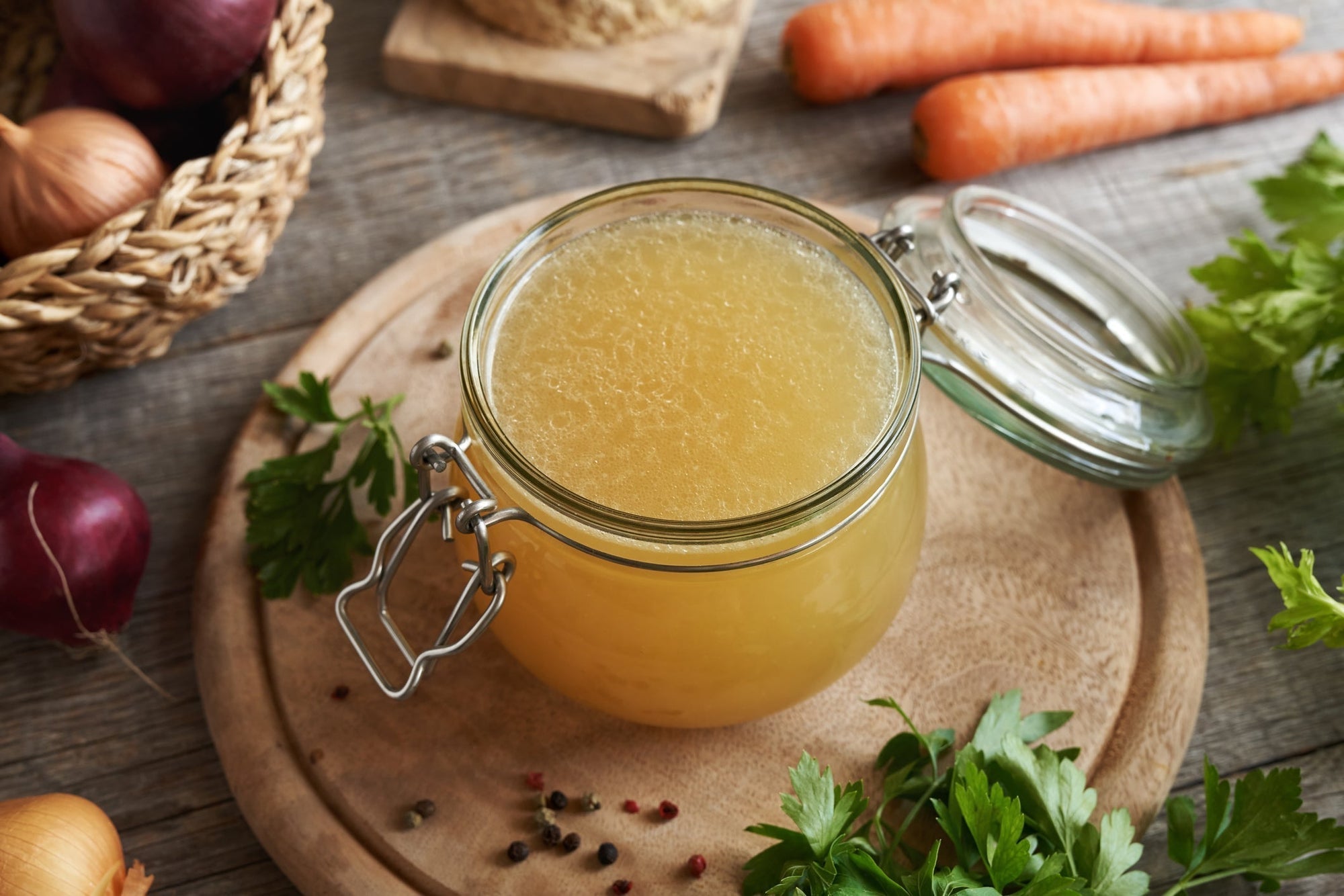 Bouillon immunité maison aux plantes médicinales — défenses naturelles — Maison Kå