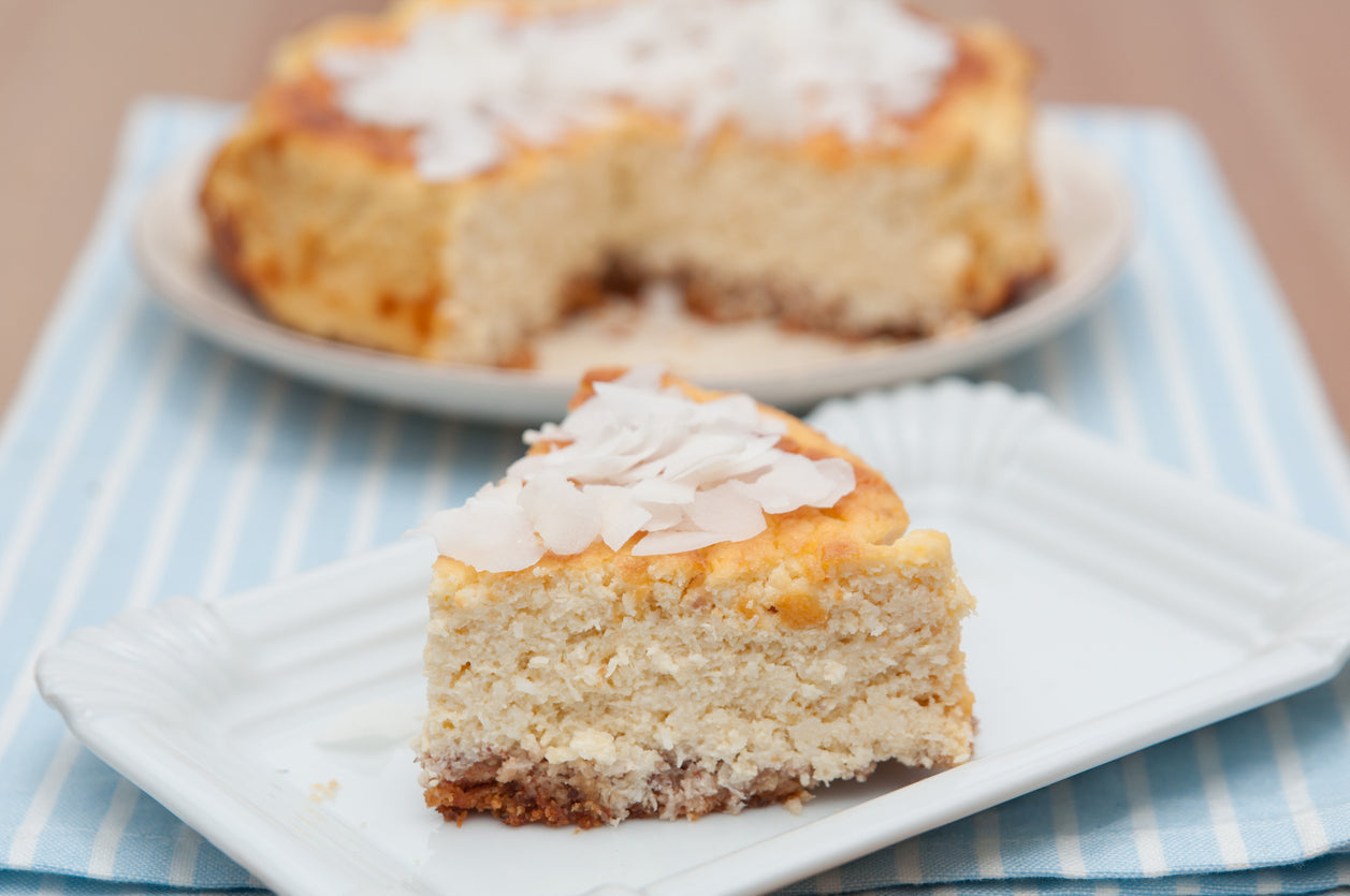 Gâteau coco manioc équilibre hormonal sans gluten — phytoestrogènes naturels — Maison Kå