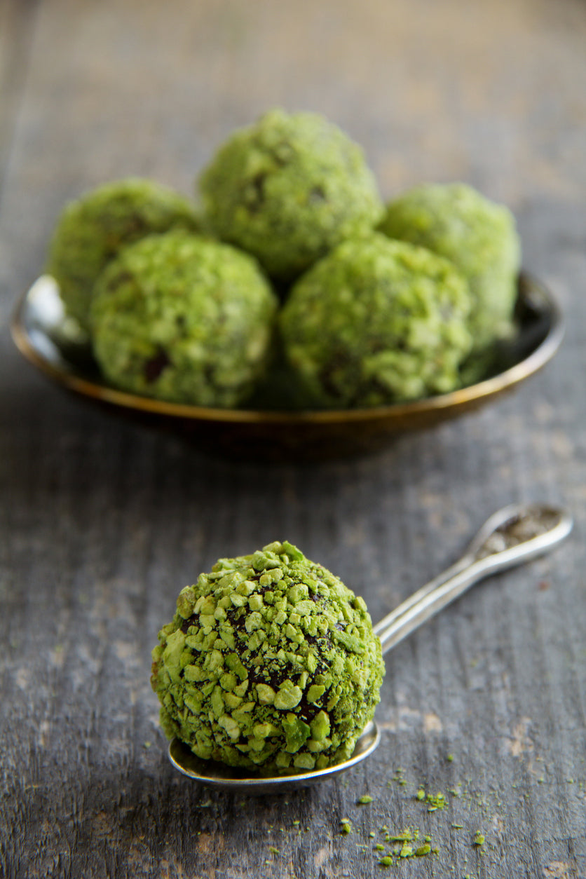 Boules d'énergie spiruline riches en fer — snack anti-fatigue — Maison Kå